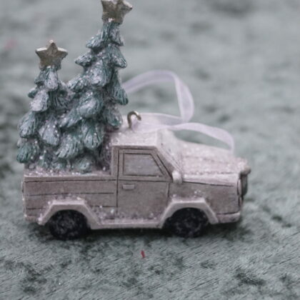 Jule Figur Hvid (Bil med to juletræer)