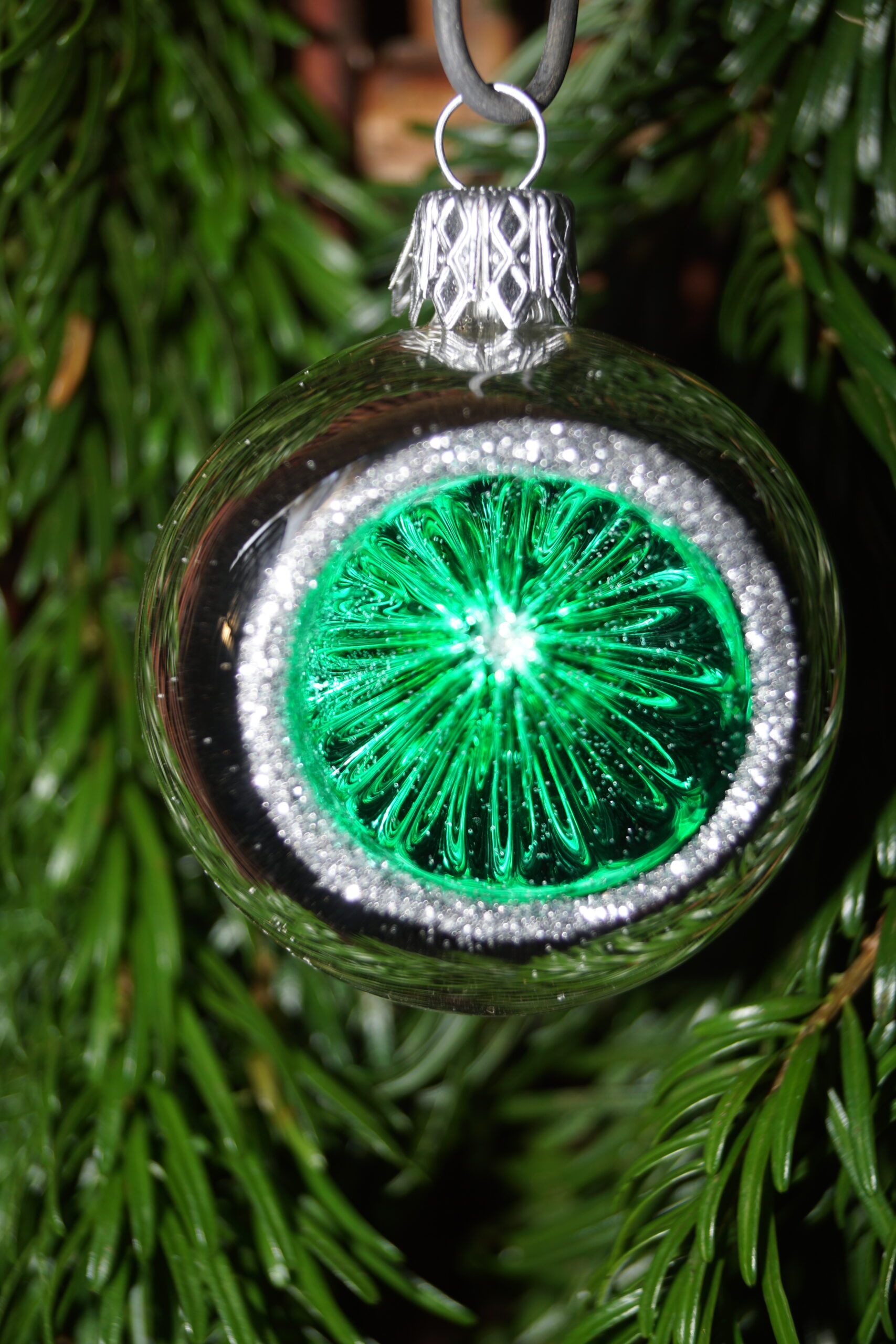 Julekugle, Sølv med grøn Spejl