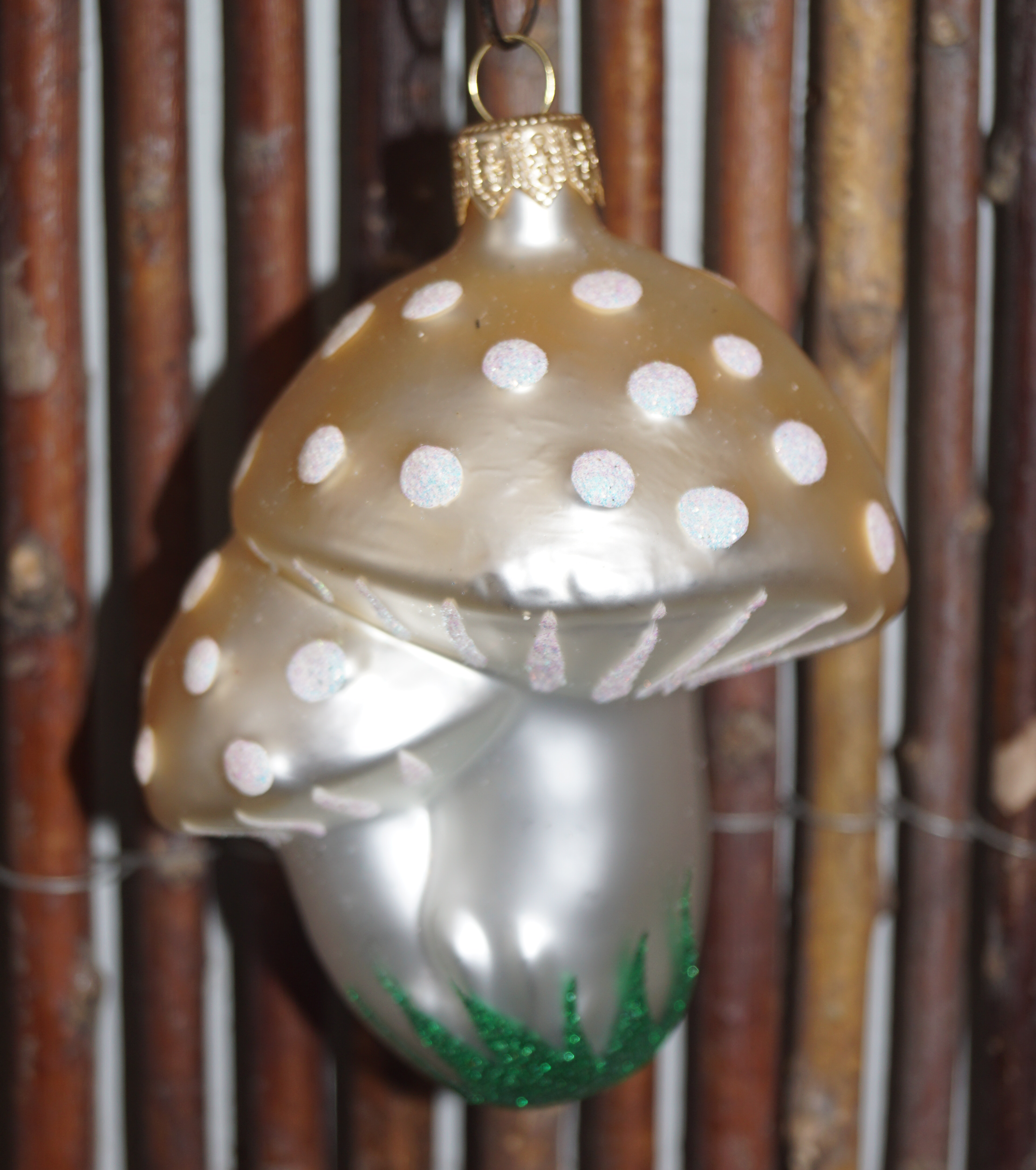 Julekugle Svamp (stor med lille svamp, hvid) 10 cm